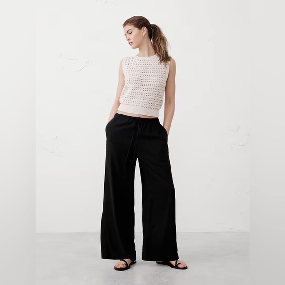 NWT! Banana Republic Black Linen Blend Drawstring Pull On Pant - Size Medium 💎 - Picture 1 of 7